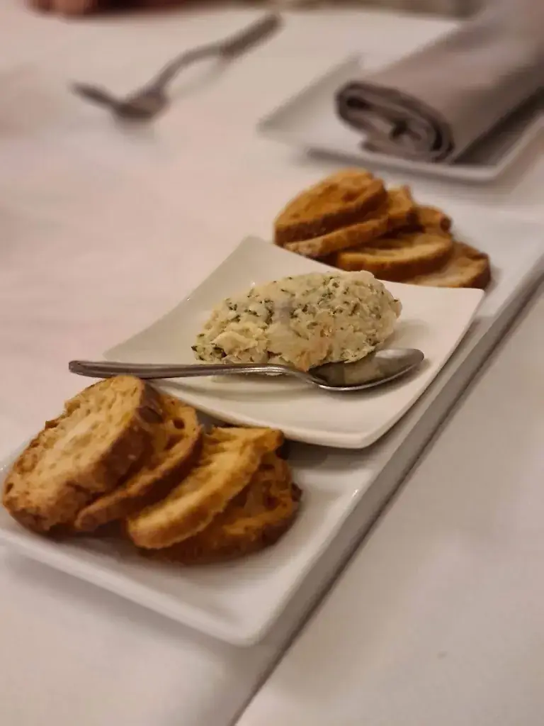 Vince Maret_Le Vieux Colombier_Sarzeau_review