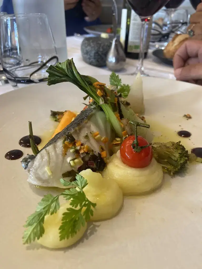 Silvana Flores_Le Vieux Colombier_Sarzeau_review