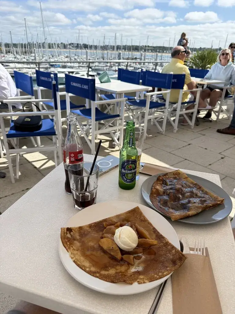 Yves Hameleers_The Caravel Cafe_Saint-Cast-le-Guildo_review