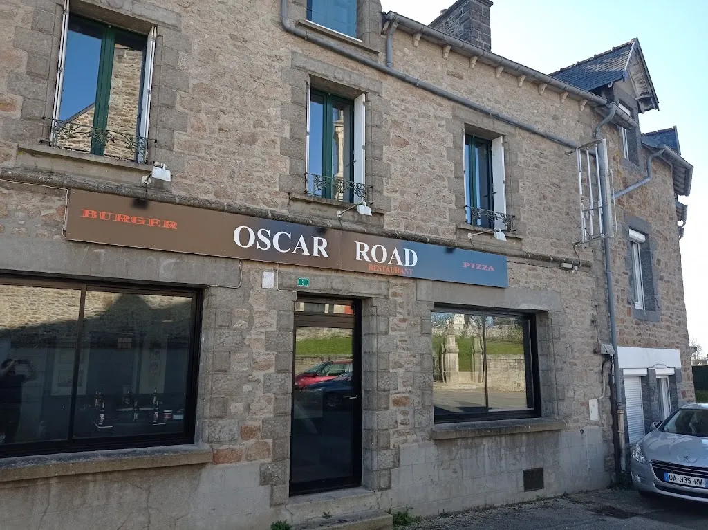 Oscar road st donan restaurant in Saint-Donan