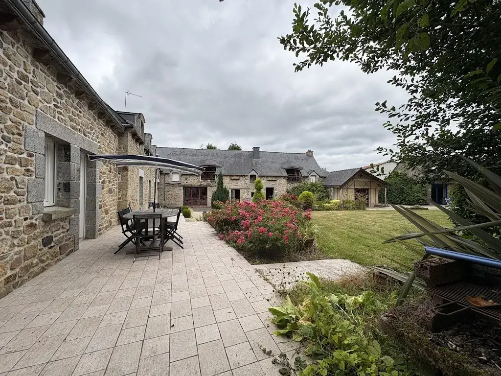 Suzanne City_Saint-Donan_slider_image_1