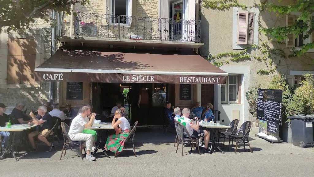 Nigel Hicks_Le Café du Siècle_Saint-Didier_review