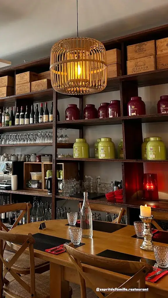 ninon kerveno_Esprit de Famille_Saint-Brieuc_review