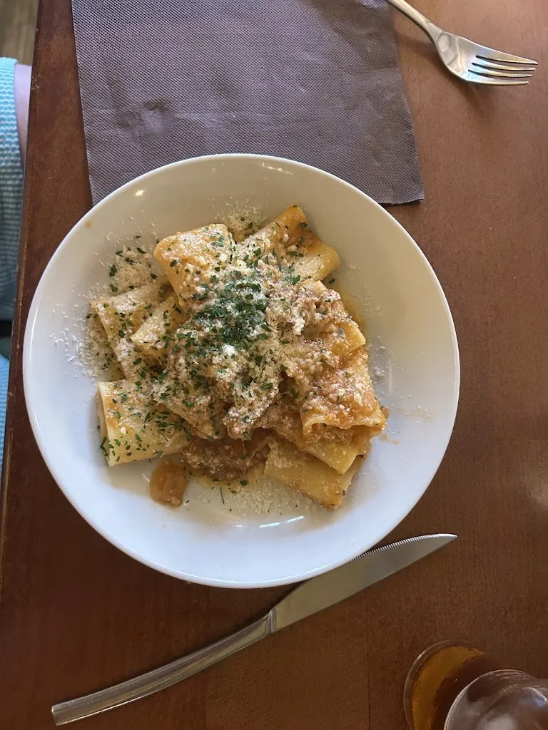 Adele Painteaux_La Vigna_Saint-Brieuc_review