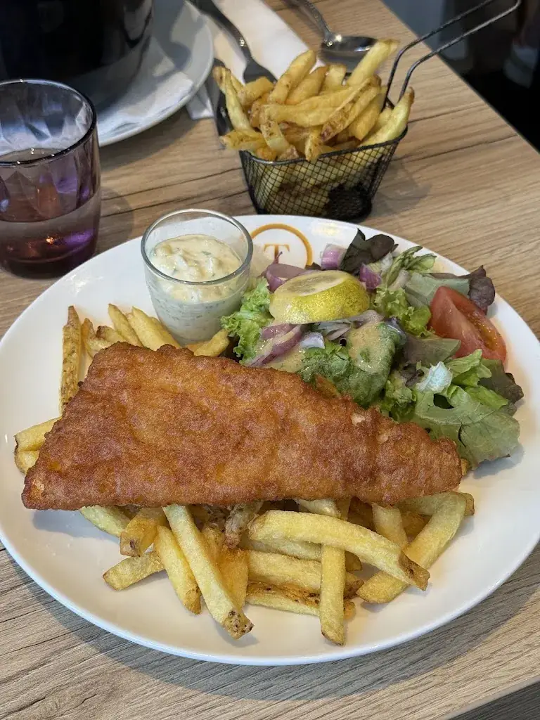 NN Lin_La Taverne - Table de caractère - Saint-Brieuc_Saint-Brieuc_review