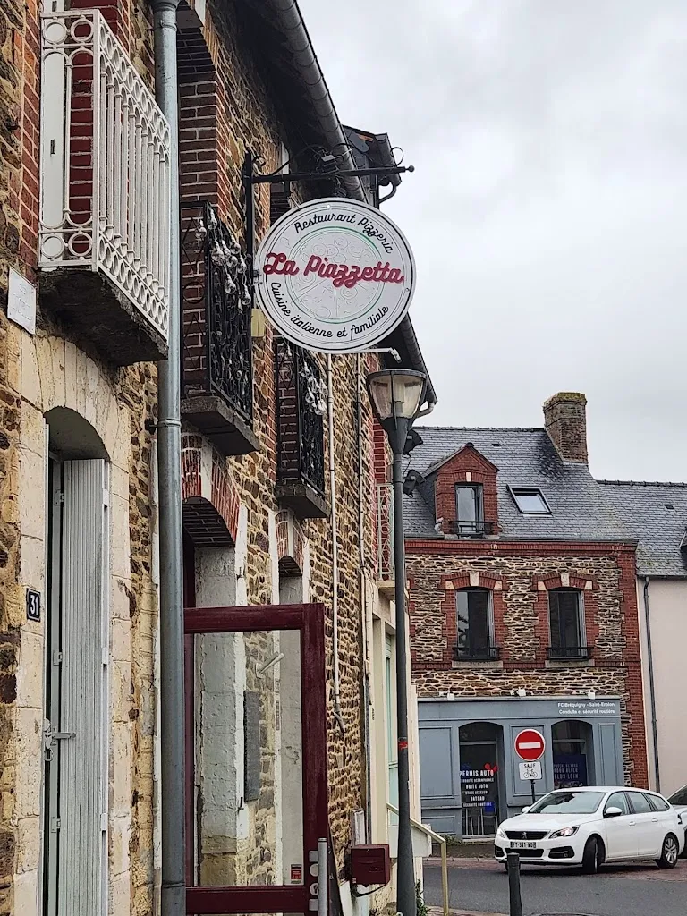 Rajaa LE ROL_La Piazzetta_Saint-Erblon_review