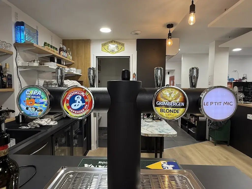 Paula Ghizzi_Le P'tit Mic_Saint-Georges-de-Reintembault_review