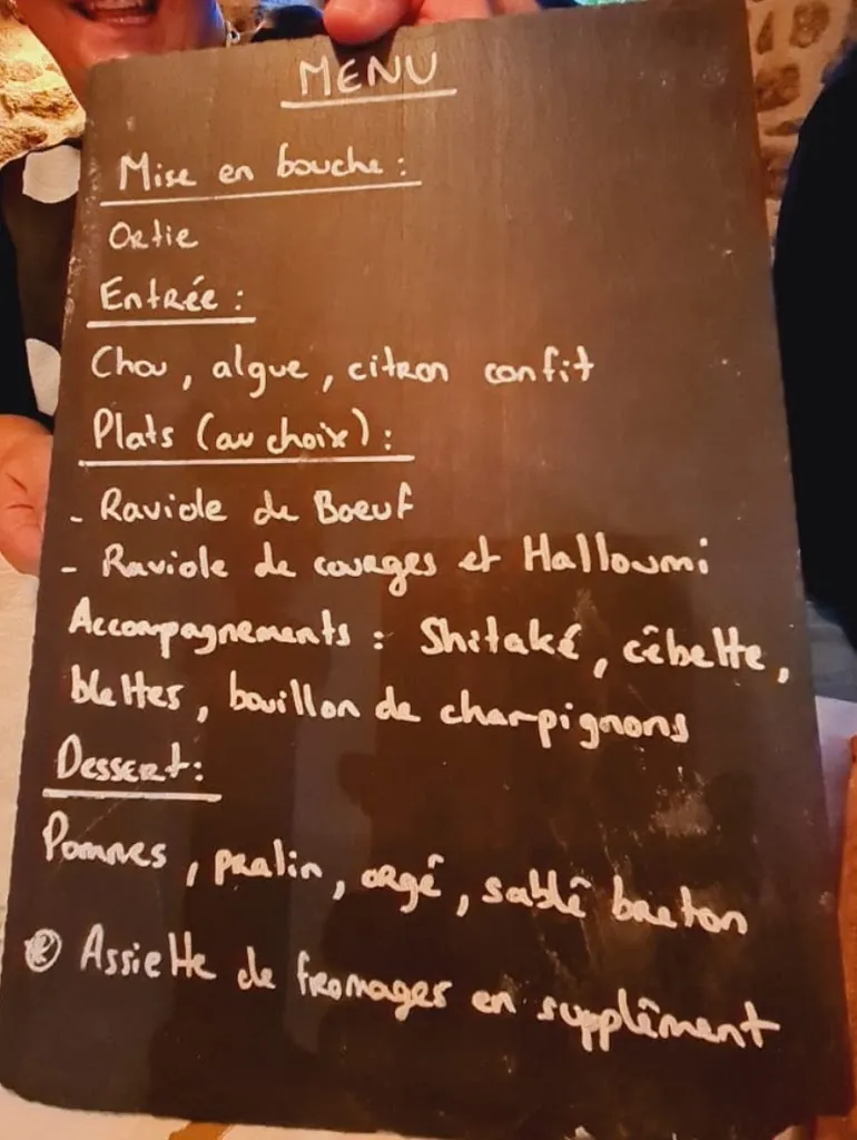 Menu_Auberge les filles en bottes_Saint-Georges-de-Reintembault_image_2