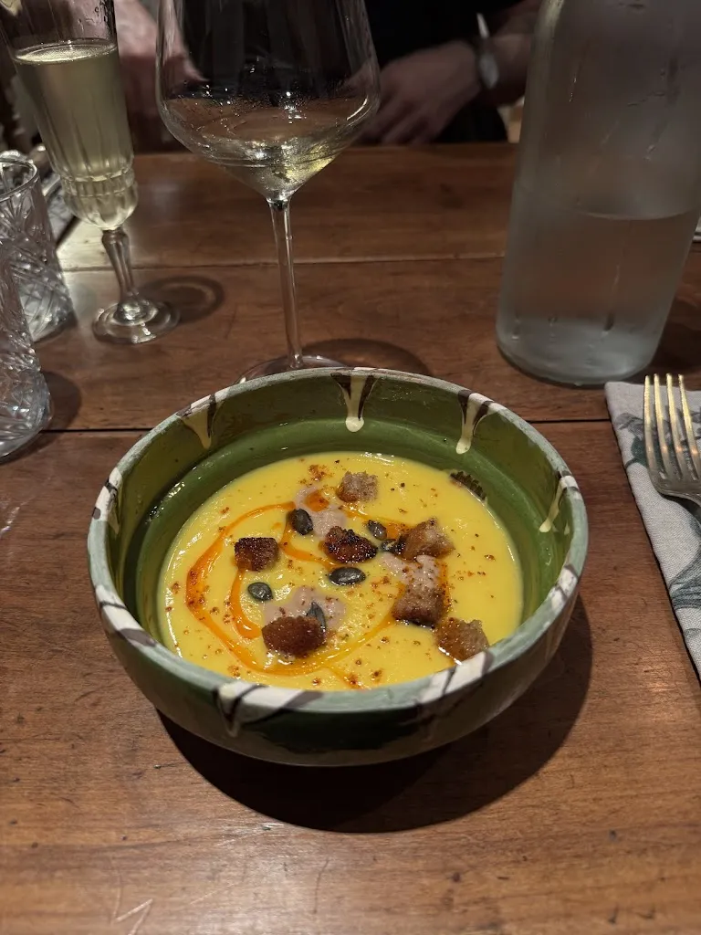 Nikita Spice_Auberge les filles en bottes_Saint-Georges-de-Reintembault_review