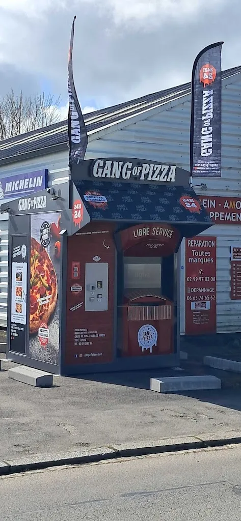 Gang Of Pizza restaurant à Saint-Georges-de-Reintembault