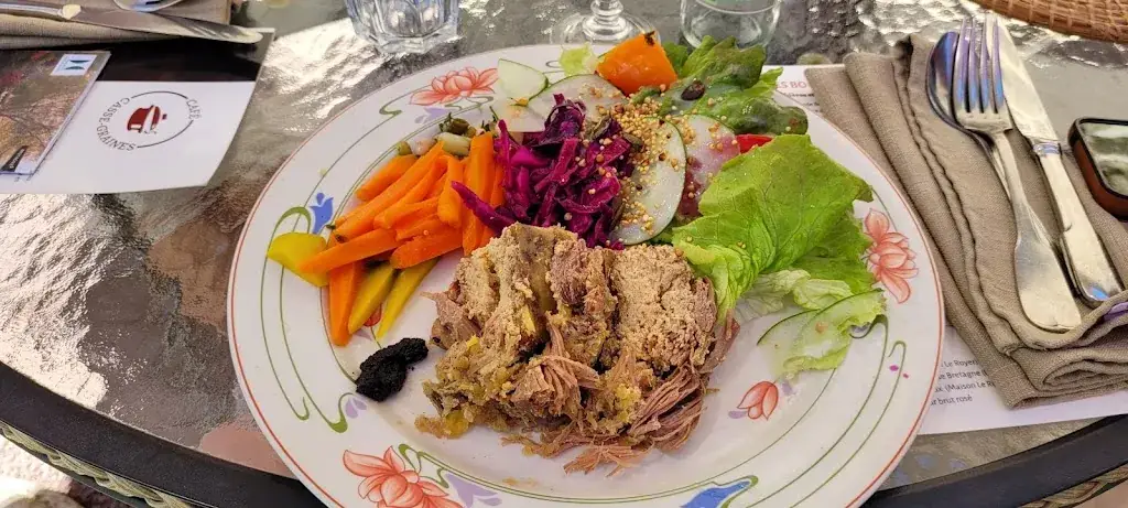 Marnix Wolf_Le casse-graines_Châtellier_review