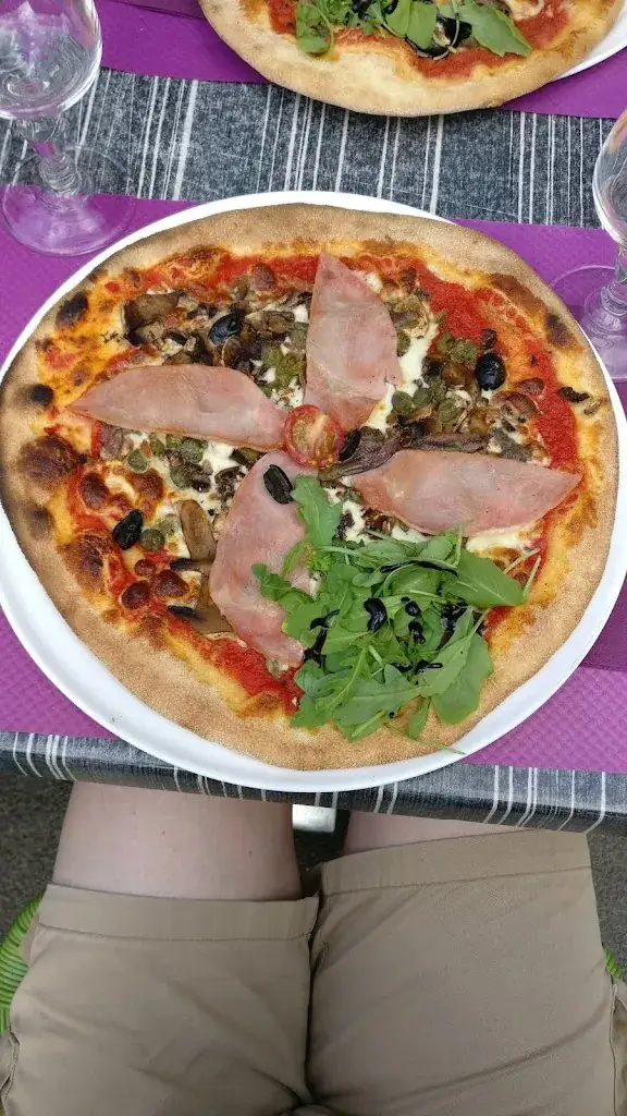 Bob Lannoy_Bar Restaurant De La Tour_Saint-Germain-en-Coglès_review