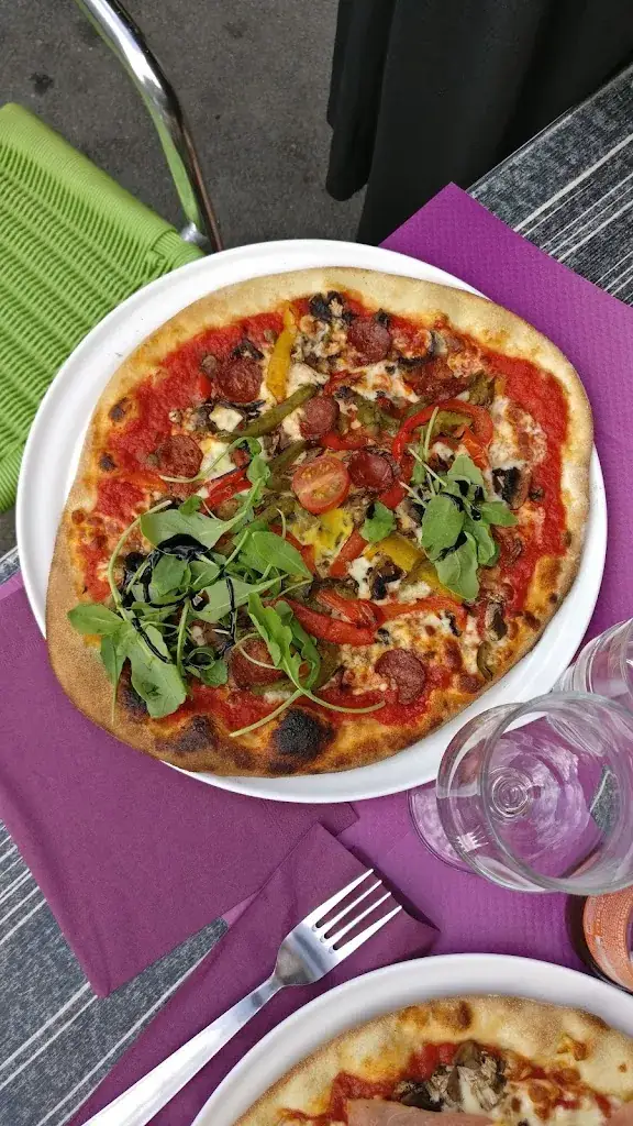 Bar Restaurant De La Tour_Saint-Germain-en-Coglès_slider_image_2