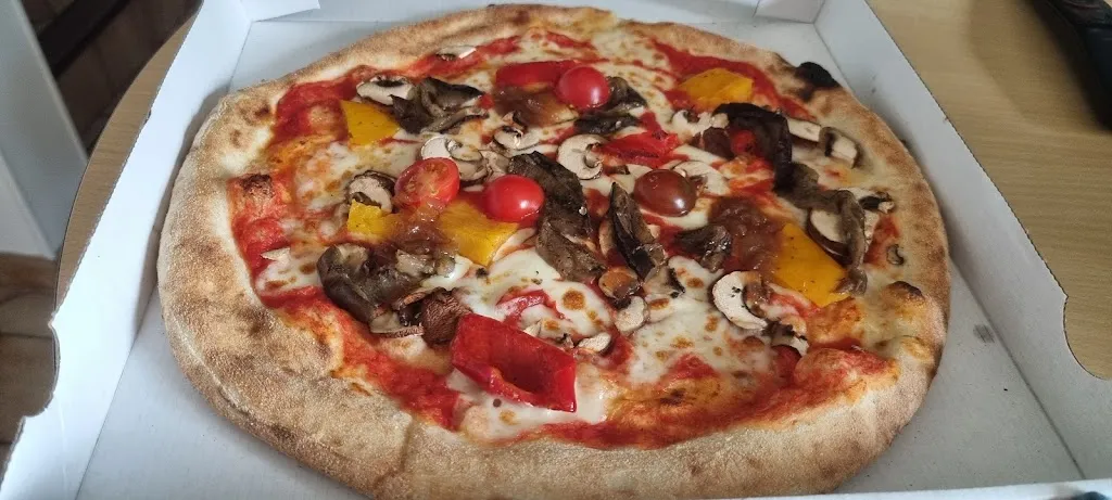 Gurvan K_Distributeur Pizzas ETC Troyalac'h_Saint-Évarzec_review