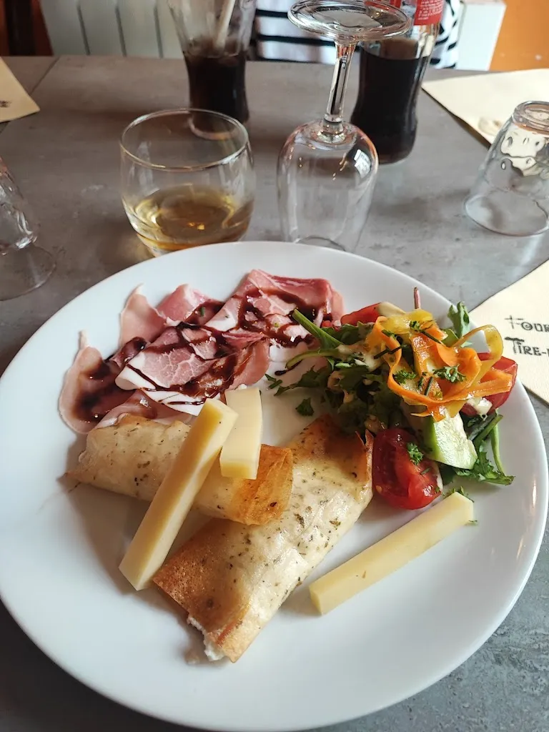 hung truong_Fourchette & Tire-Bouchon_Saint-Jean-Brévelay_recensione