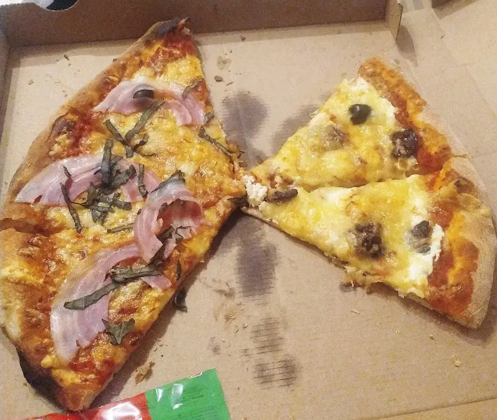 Sassou Poyette_La Pizzeria de St Bar_Marseille_reseña