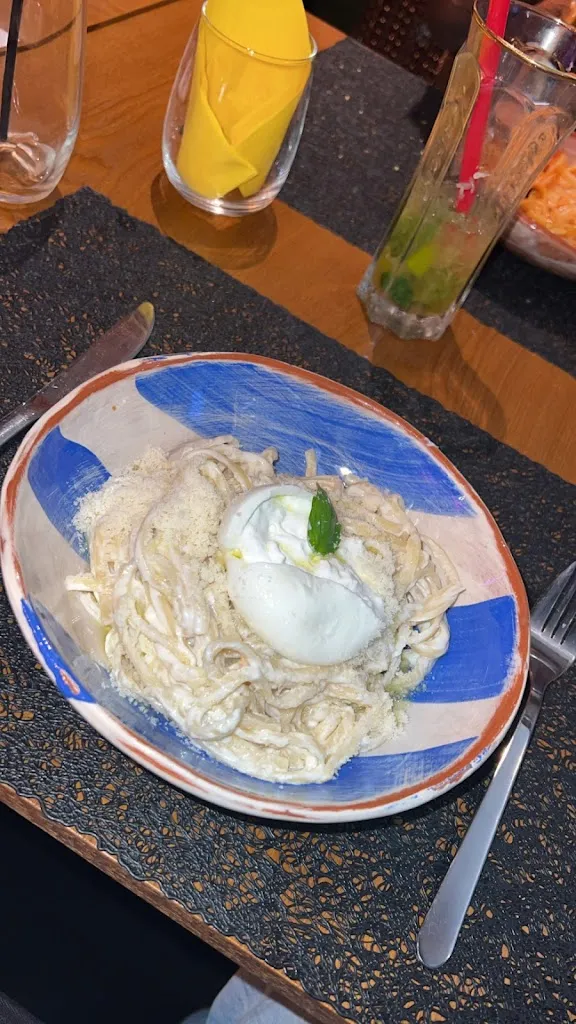 Nassim Chahbane_Madness fusion food_Marseille_review