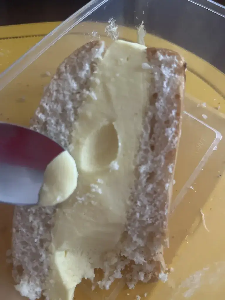 laeticia Olympe_La Tarte Tropézienne Pâtisserie Viennoiserie Sandwicherie Pain_Marseille_review