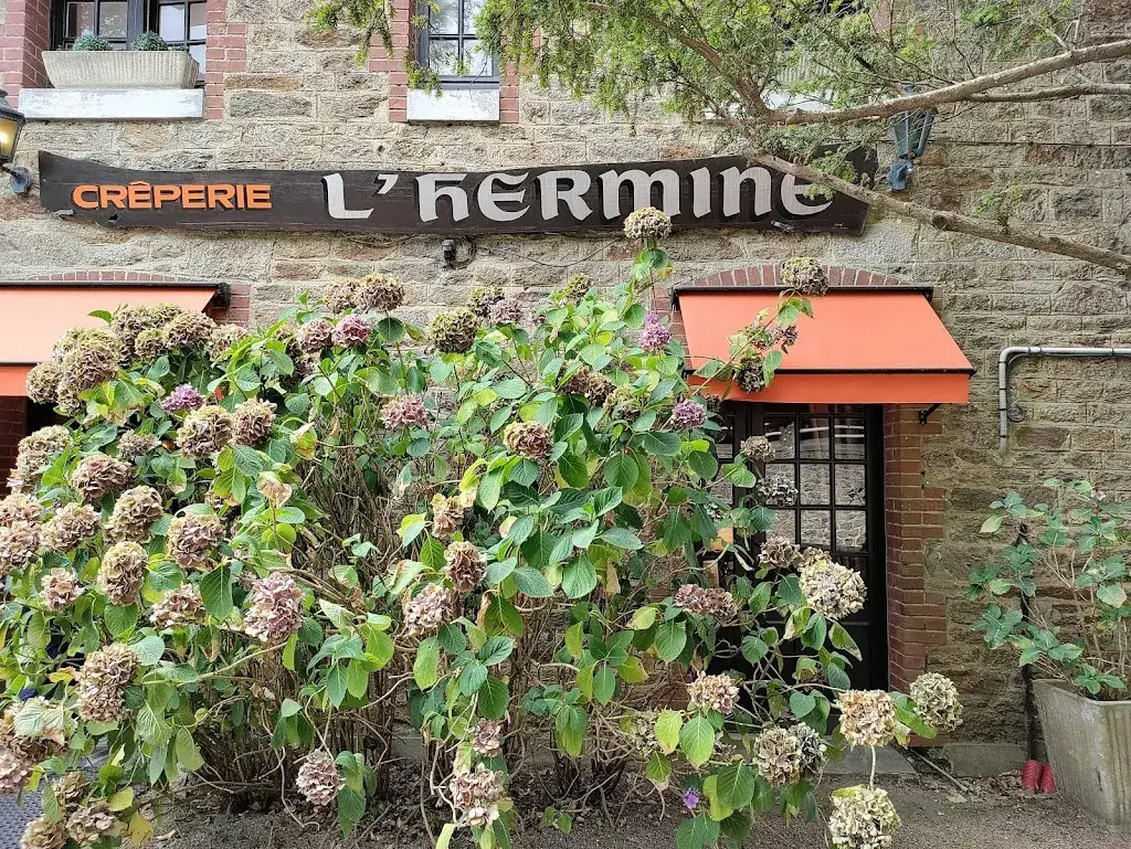 Cécile_Crêperie L'Hermine_Saint-Briac-sur-Mer_review