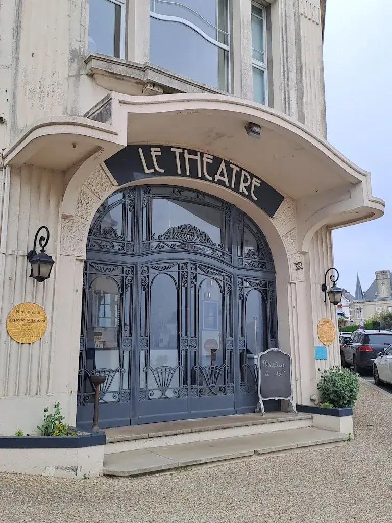 Le théatre restaurant in Saint-Lunaire