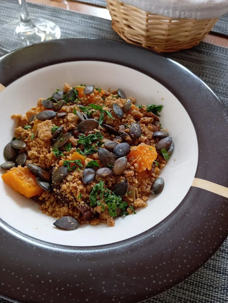 N. A._Les Oliviers_Vannes_review