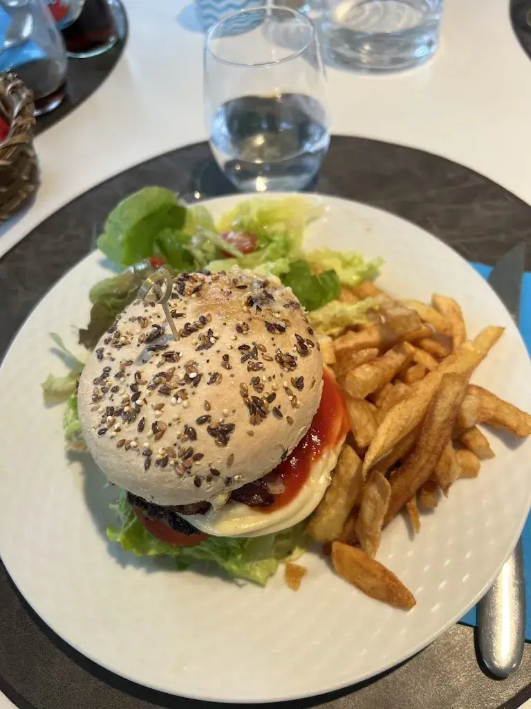 Justine Rimbert_L'aventurine_Saint-Avé_review