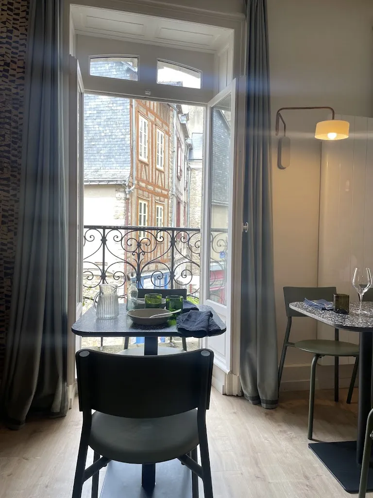 Suzie L_Empreinte_Vannes_review