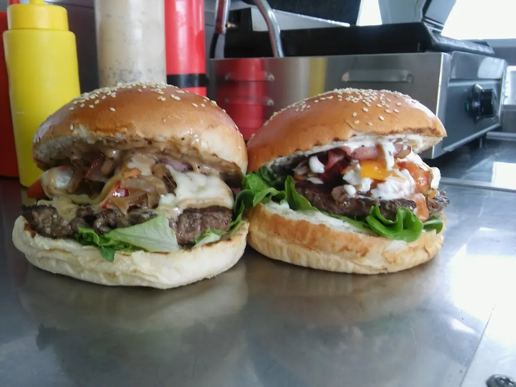 Les Petits Plats Dans Les Grands restaurant in Saint-Médard-sur-Ille