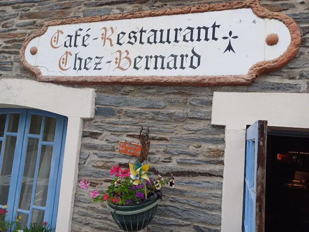 Café Restaurant Chez Bernard restaurante en Saint-Martin-sur-Oust
