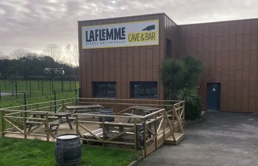 La Flemme Cave & Bar restaurant in Saint-Nolff