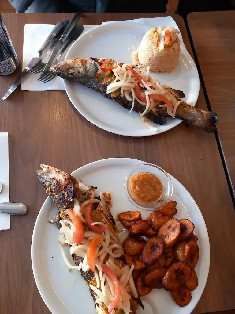 Hiram Ngoma_Le Sahré Ivoire restaurant_Saint-Jacques-de-la-Lande_avis