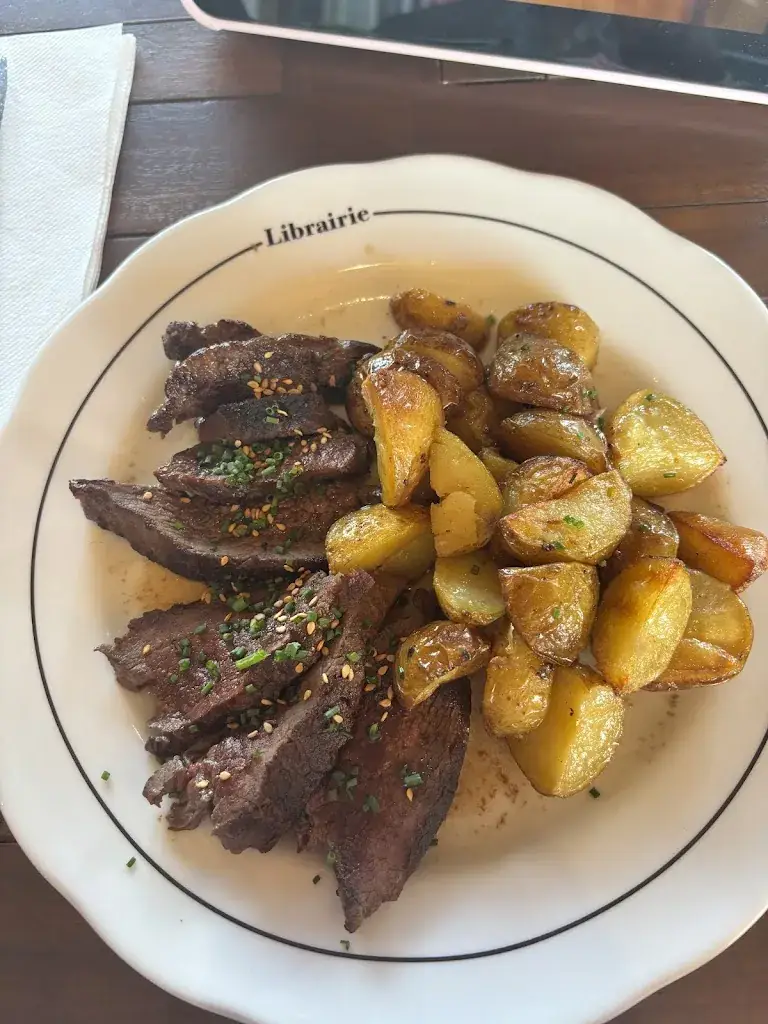 Darlye Malonga_Librairie_Saint-Jacques-de-la-Lande_review