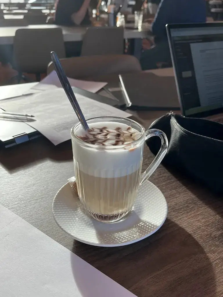 Théo Neveu_Librairie_Saint-Jacques-de-la-Lande_review