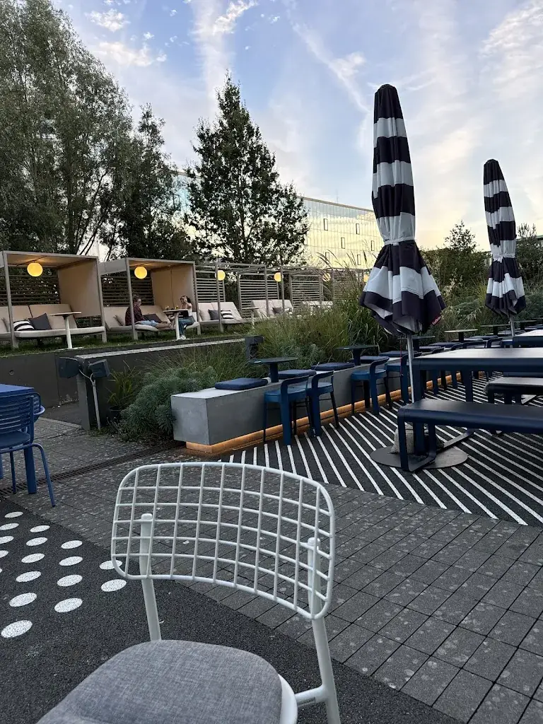 Le Saint-Jacques Café restaurant in Saint-Jacques-de-la-Lande