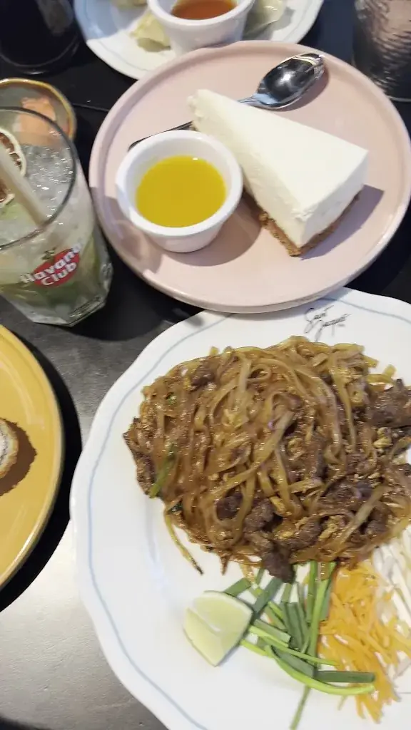 Le Saint-Jacques Café_Saint-Jacques-de-la-Lande_slider_image_2