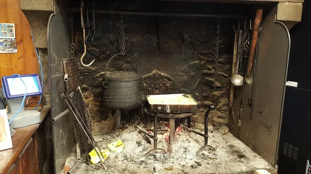 Fernand Naudin_La Maison des Fées_Mesnil-Roc'h_review