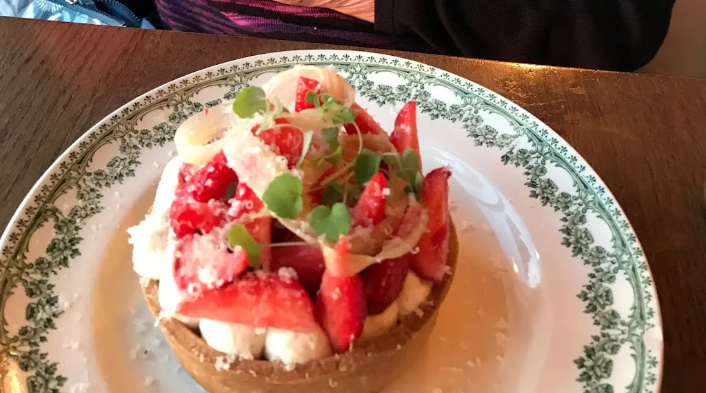 Darren Woodrow_Colette_Saint-Coulomb_review