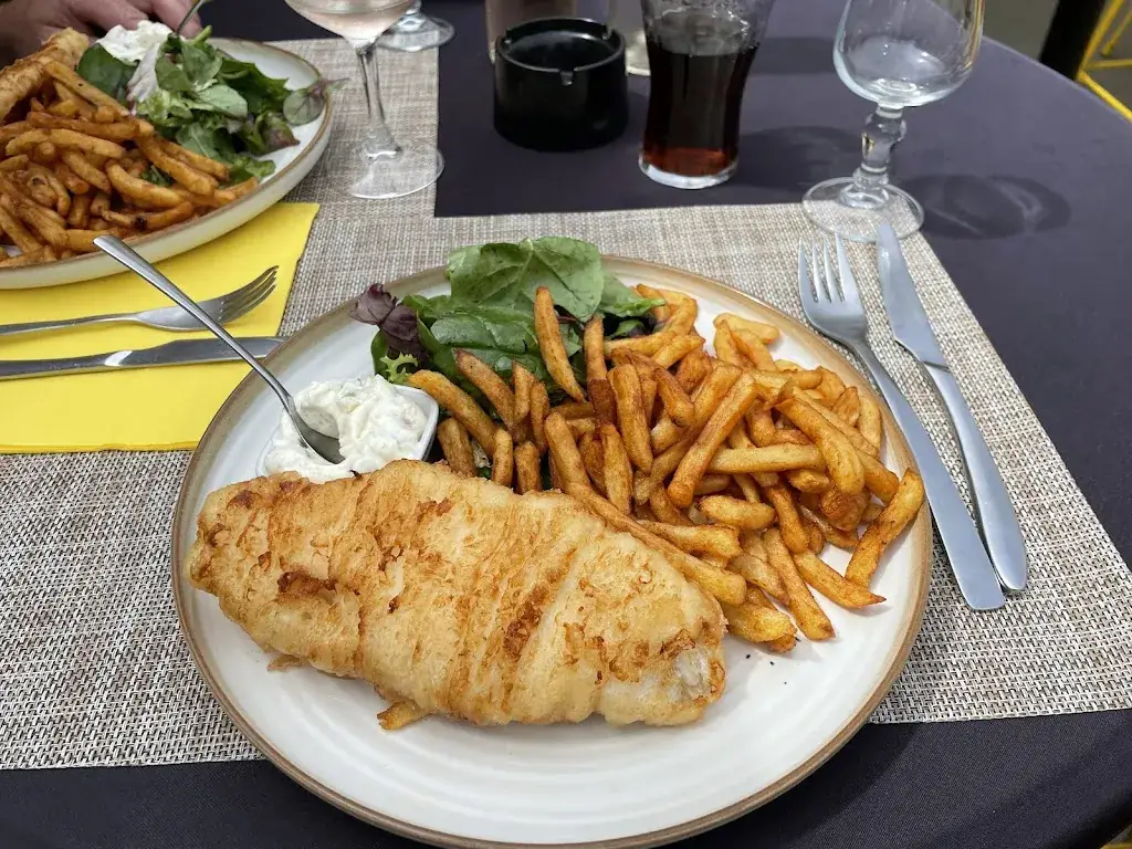 Uzaïr ABDUL NASIR_Le château de sable_Saint-Coulomb_review