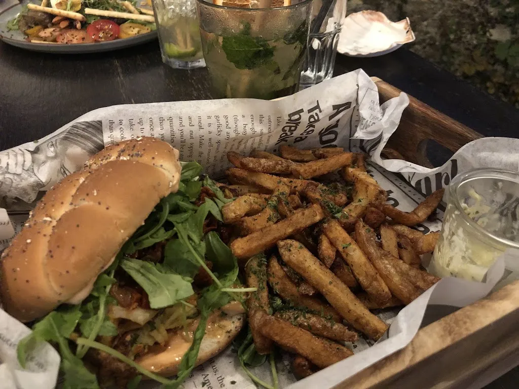 Emeric Mellet_Covent garden_Saint-Malo_review