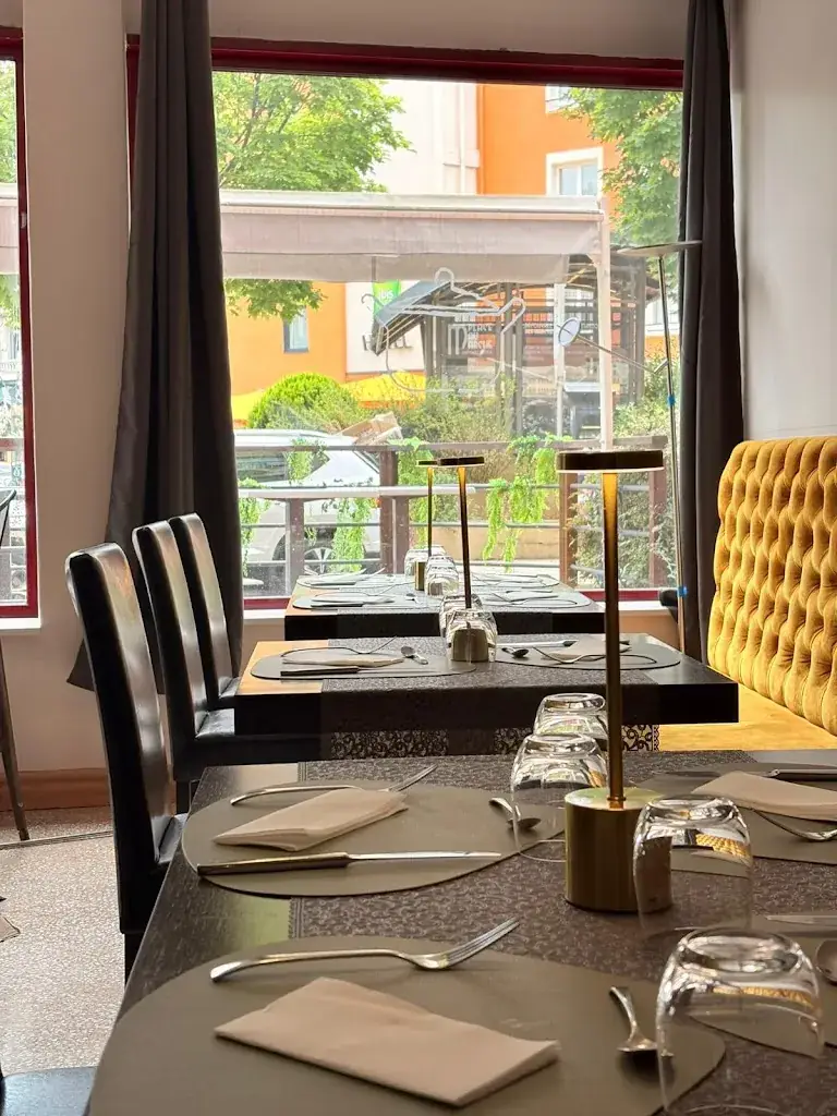 La Fabrique Des Etoiles restaurant in Puy-en-Velay