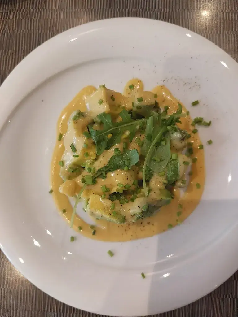 Lucie Sari_Le Saint-Urbain_Troyes_review