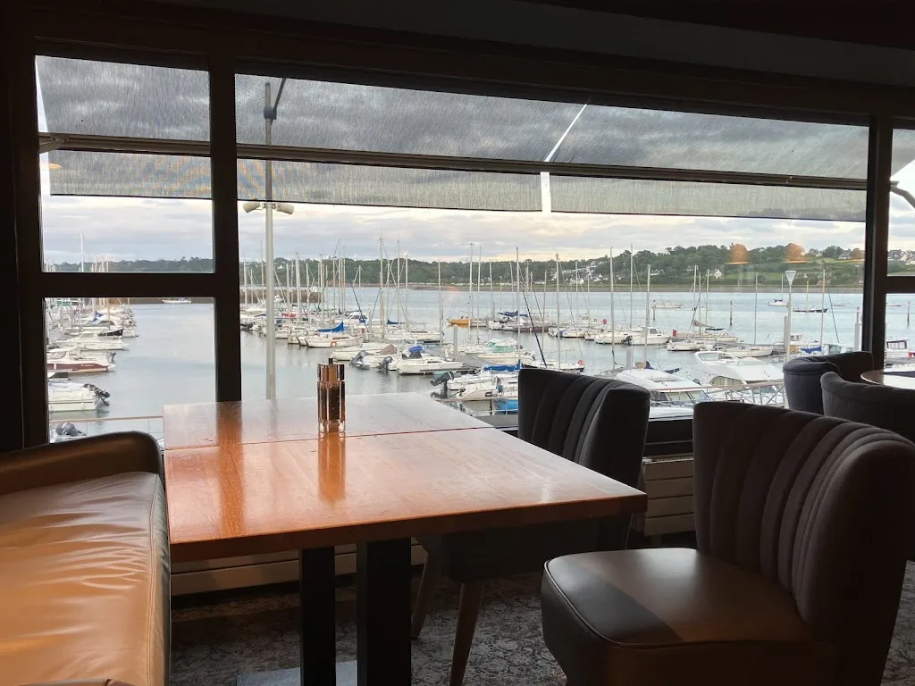 Crêperie les Flots restaurant in Perros-Guirec