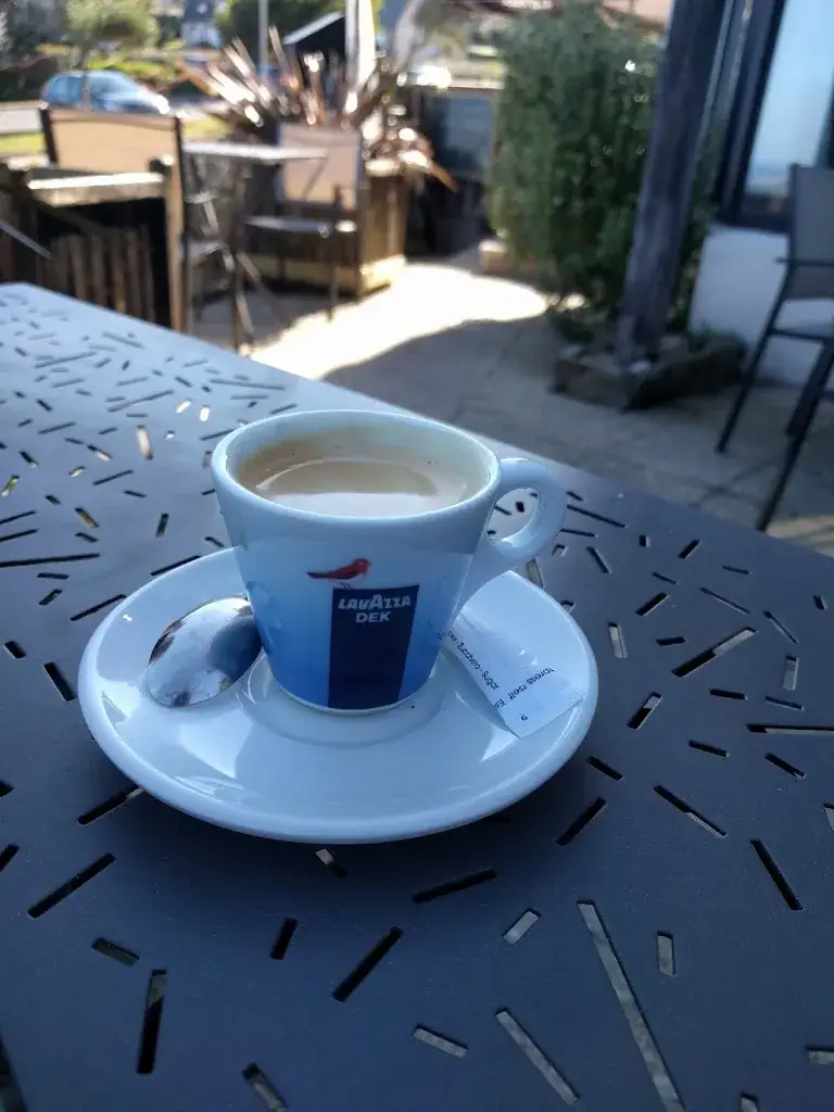 Daniel Lee_Le Trestrignel_Perros-Guirec_review