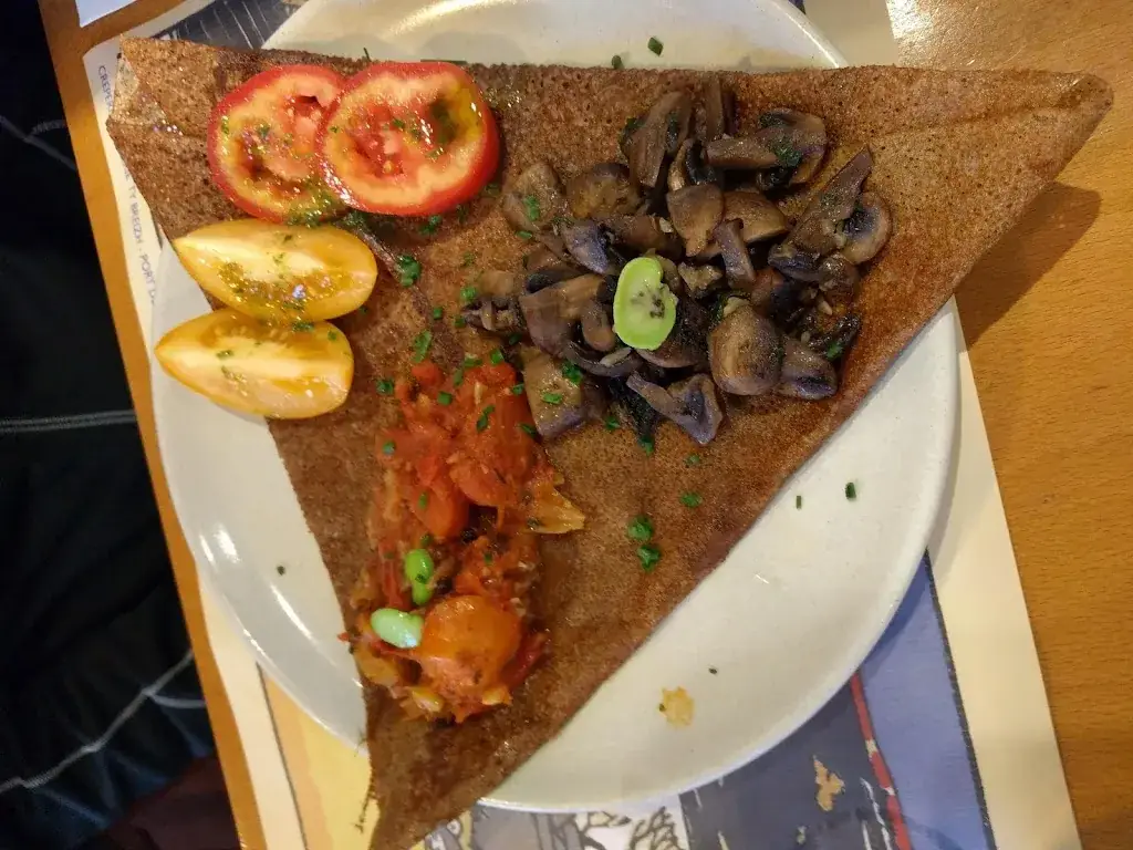 Allyson Obermeier_Ty Breizh_Perros-Guirec_review