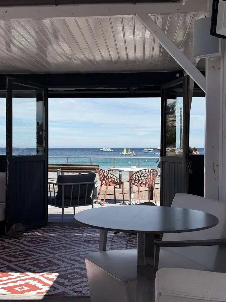 Alexander Leonardo Schorno_La Suite_Perros-Guirec_review