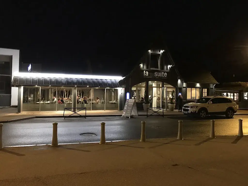 Flavio Remus_La Suite_Perros-Guirec_review