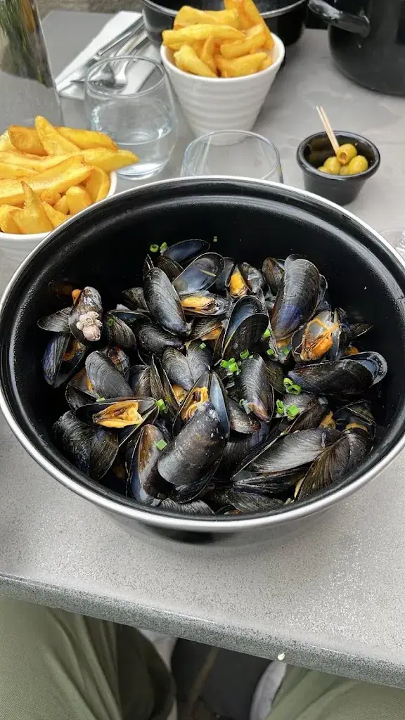 Walter H Groth_La Marée_Perros-Guirec_review