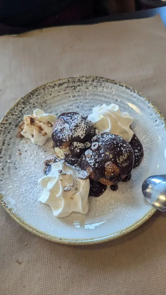 Coulson Jensen-Henry_Garage&Co Saint Grégoire_Saint-Grégoire_review