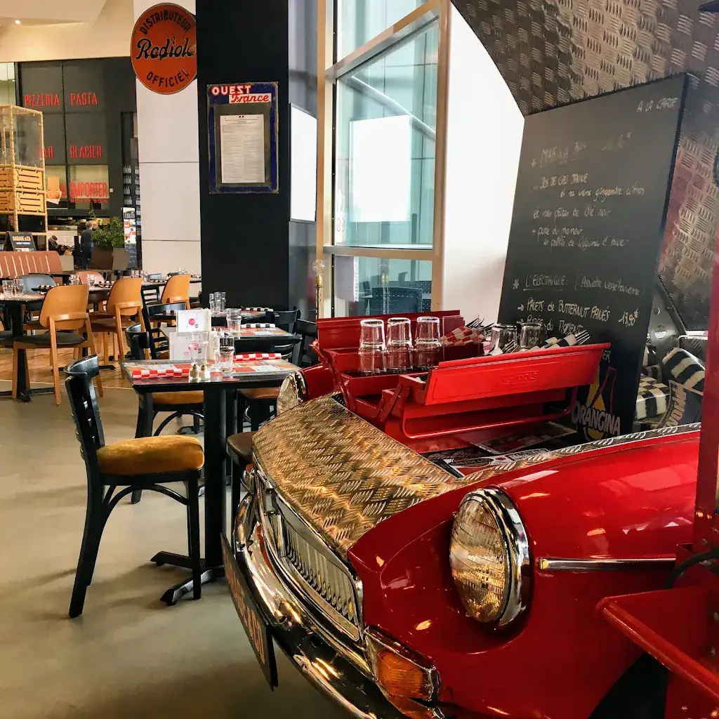 Garage&Co Saint Grégoire restaurant in Saint-Grégoire