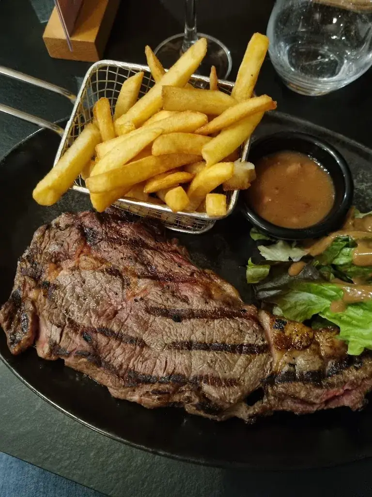 La Taverne - Table de caractère - Saint-Grégoire_Saint-Grégoire_slider_image_3